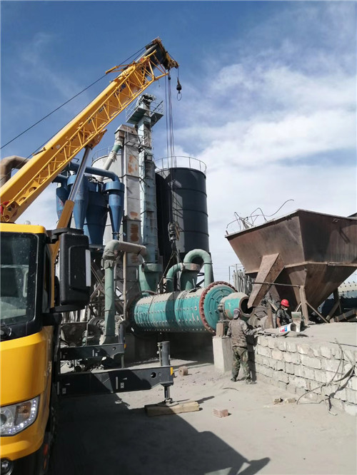 沙湾区设备搬运等各类工程项目中，吊车起着关键作用