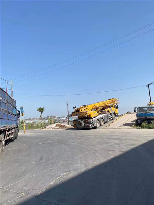 沙湾区25吨吊车的租赁价格大概是多少？